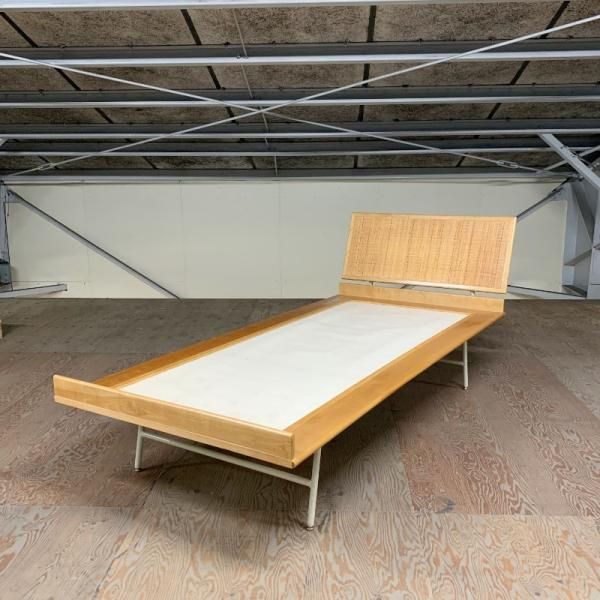 Nelson Thin Edge Bed - MID-Century MODERN