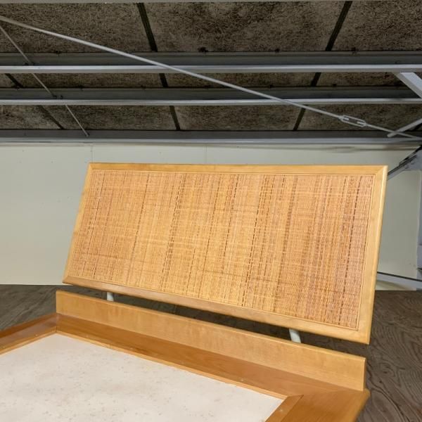 Nelson Thin Edge Bed - MID-Century MODERN Nelson Thin Edge Bed - MID-Century MODERN