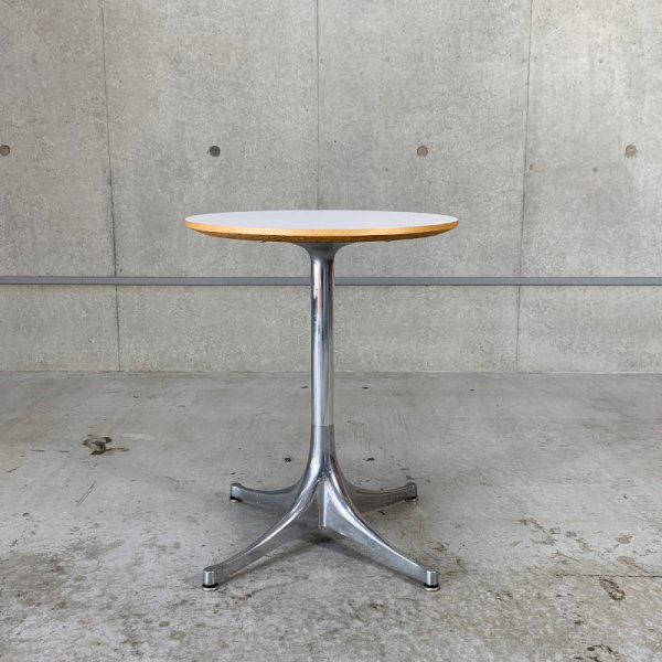 Pedestal End Table / Side Table
