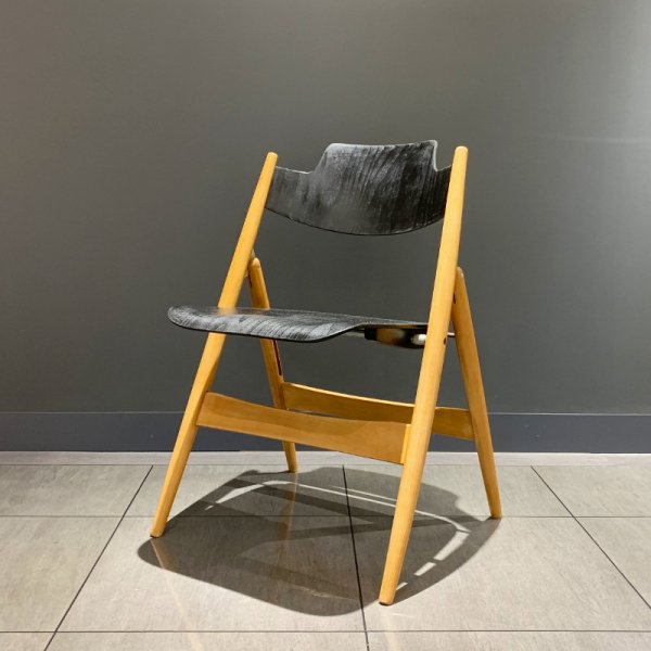 SE18 Folding Chair