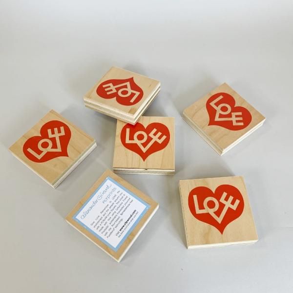 Alexander Girard Love Heartウッドプレート