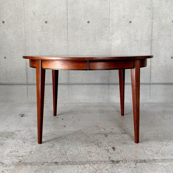 Round Dining Table Model 55 / Rosewood