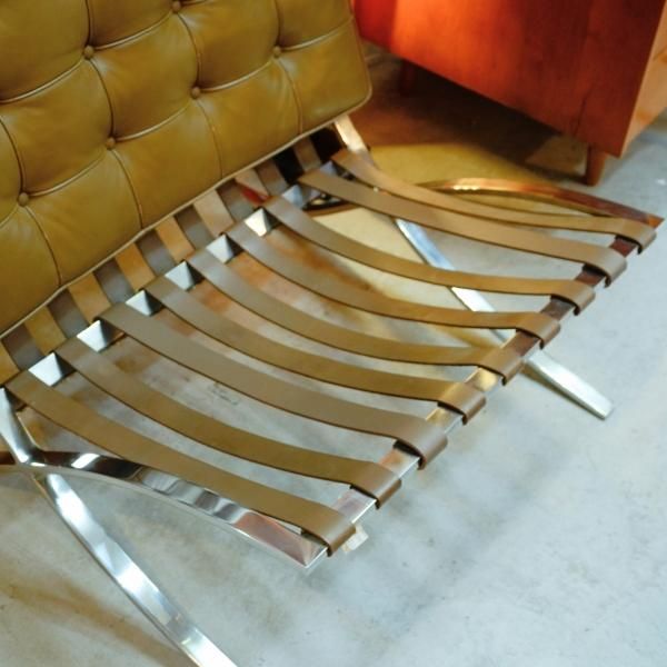 Barcelona Chair - MID-Century MODERN Barcelona Chair - MID-Century MODERN
