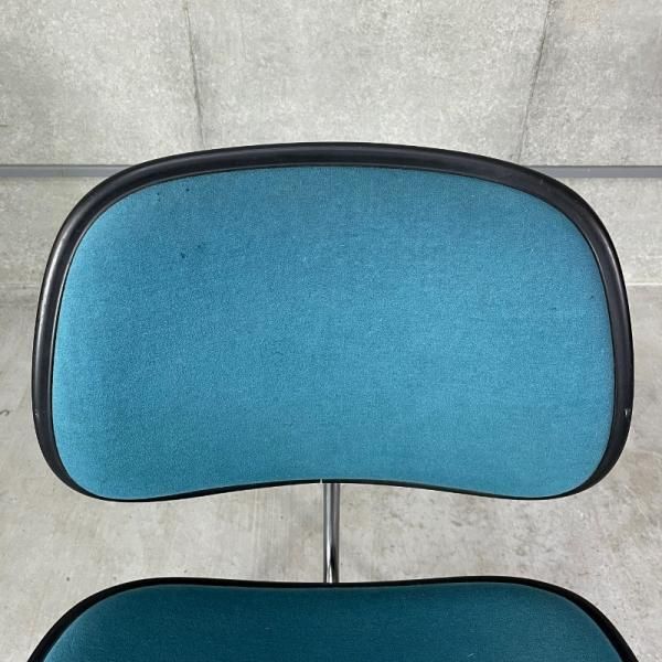 Two Piece Plastic Chair - MID-Century MODERN Two Piece Plastic Chair - MID-Century MODERN