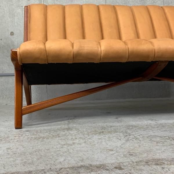 JH-555 / Hans J. Wegner - MID-Century MODERN
