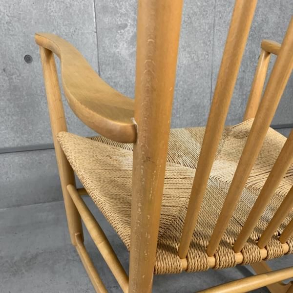 Rocking Chair Model. J16 / Hans J. Wegner - MID-Century MODERN Rocking Chair Model. J16 / Hans J. Wegner - MID-Century MODERN