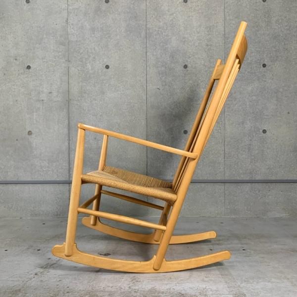 Rocking Chair Model. J16 / Hans J. Wegner - MID-Century MODERN Rocking Chair Model. J16 / Hans J. Wegner - MID-Century MODERN