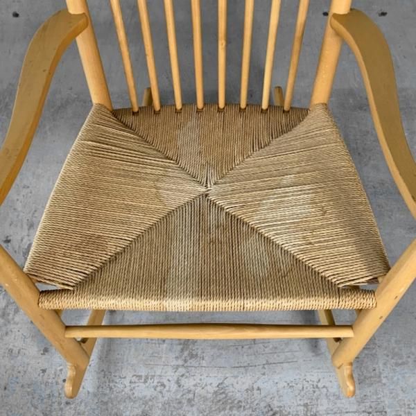Rocking Chair Model. J16 / Hans J. Wegner - MID-Century MODERN Rocking Chair Model. J16 / Hans J. Wegner - MID-Century MODERN