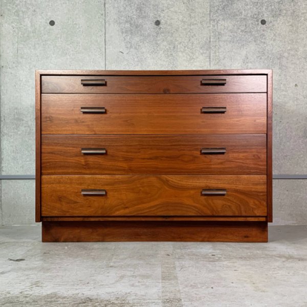 4 Drawer Chest / George Nakashima