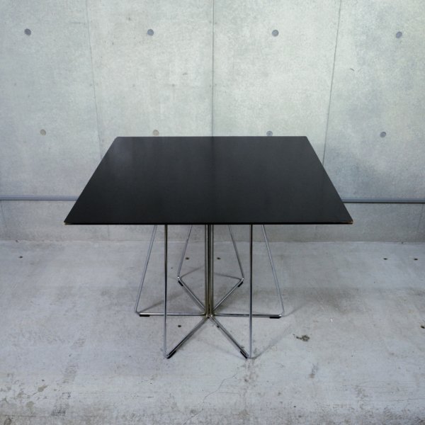 Paper Clip Table / Knoll