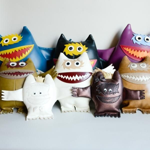 Nauga Monster Large (Vintage) - MID-Century MODERN Nauga Monster Large (Vintage) - MID-Century MODERN