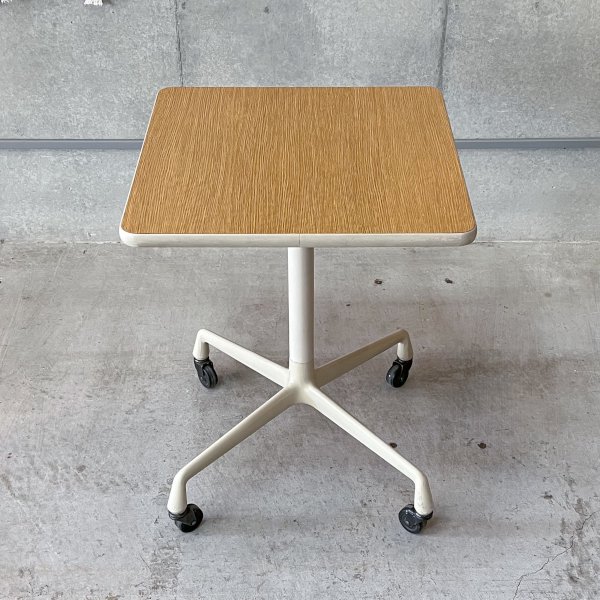 Universal Base Side Table / Vintage<img class='new_mark_img2' src='https://img.shop-pro.jp/img/new/icons5.gif' style='border:none;display:inline;margin:0px;padding:0px;width:auto;' />
