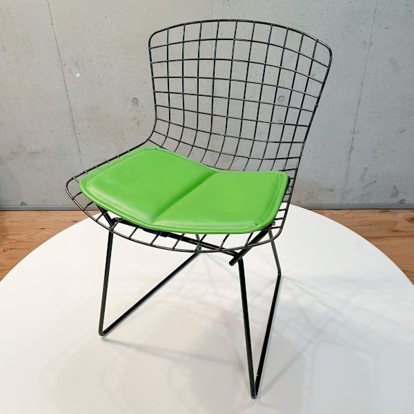Wire Chair for Kids<img class='new_mark_img2' src='https://img.shop-pro.jp/img/new/icons5.gif' style='border:none;display:inline;margin:0px;padding:0px;width:auto;' />