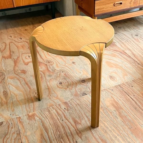 Stool X600 / Alvar Aalto - MID-Century MODERN Stool X600 / Alvar Aalto - MID-Century MODERN