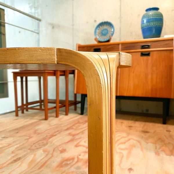 Stool X600 / Alvar Aalto - MID-Century MODERN Stool X600 / Alvar Aalto - MID-Century MODERN