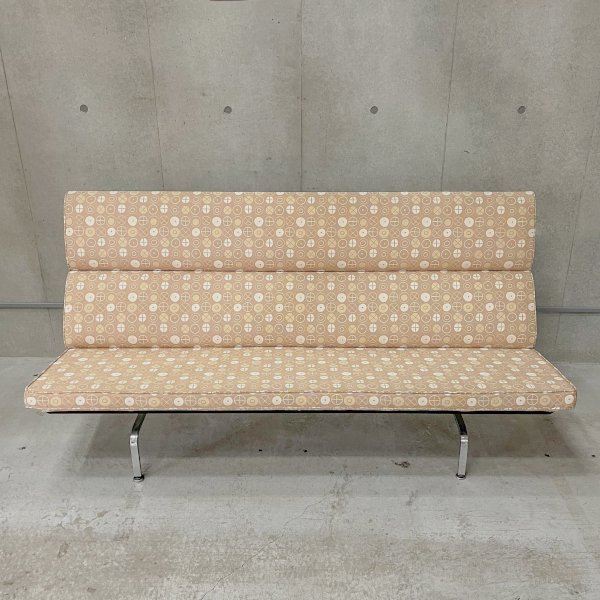 Sofa Compact / Charles & Ray Eames<img class='new_mark_img2' src='https://img.shop-pro.jp/img/new/icons5.gif' style='border:none;display:inline;margin:0px;padding:0px;width:auto;' />