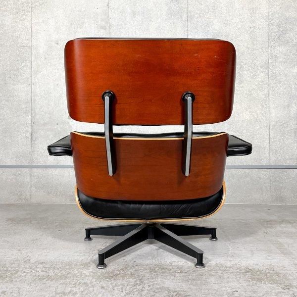 LOUNGE CHAIR AND OTTOMAN - Eames Office