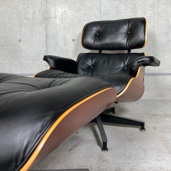 イームズ 洋書 The Eames Lounge Chair Eames® Lounge Chair and Ottoman - Eames Office