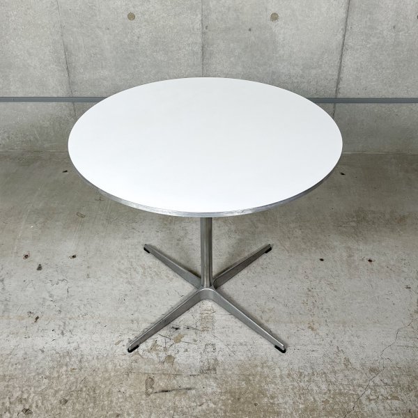 Circular Table Model No.A622 / Arne Jacobsen<img class='new_mark_img2' src='https://img.shop-pro.jp/img/new/icons5.gif' style='border:none;display:inline;margin:0px;padding:0px;width:auto;' />