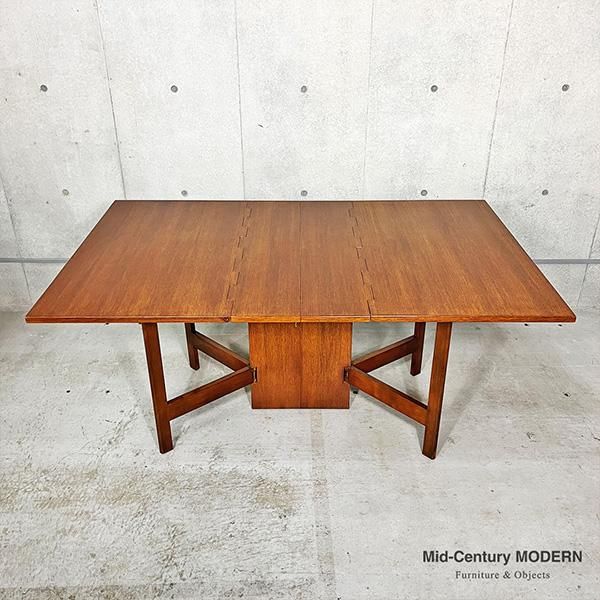 Gateleg Dining Table Model 4656 / Vintage