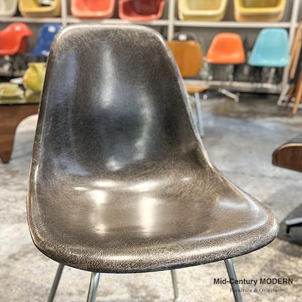 Mid-Century Modern イームズ　ネルソン　パントン　ノール Amazon.com: Mid-century Modern Icons of Design (Thames