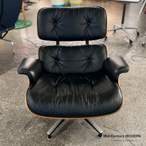THE EAMES LOUNGE CHAIR 2006/4/30 ハードカバー Eames Lounge Chair ＆ Ottoman / Vintage - MID-Century MODERN