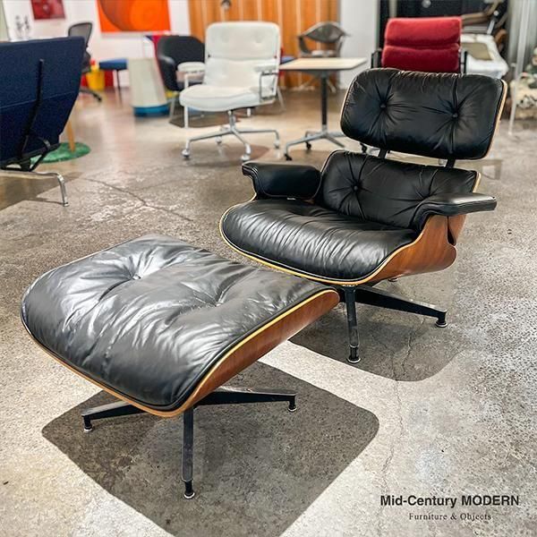 Eames Lounge Chair  Ottoman / Walnut