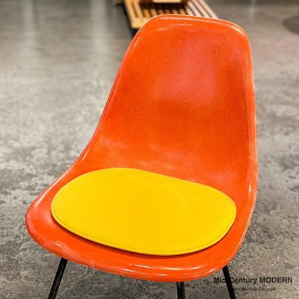 Side Shell / Red Orange - MID-Century MODERN