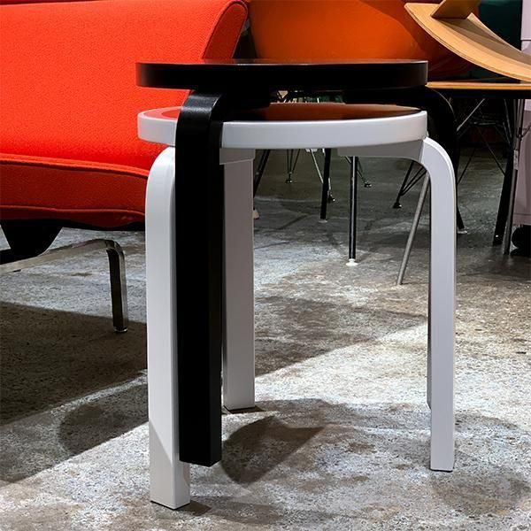 Artek Stool 60 All Black / All White<img class='new_mark_img2' src='https://img.shop-pro.jp/img/new/icons61.gif' style='border:none;display:inline;margin:0px;padding:0px;width:auto;' />