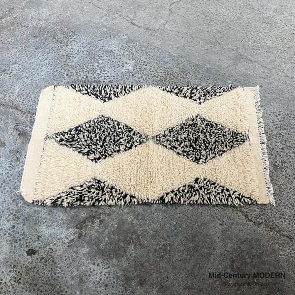 Beni Ouarain Rug<img class='new_mark_img2' src='https://img.shop-pro.jp/img/new/icons5.gif' style='border:none;display:inline;margin:0px;padding:0px;width:auto;' />