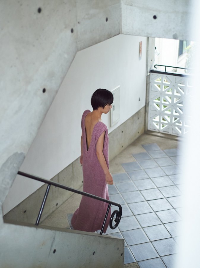 Low Gauge Power Shoulder Dress - ROSARYMOON OFFICIAL WEB STORE