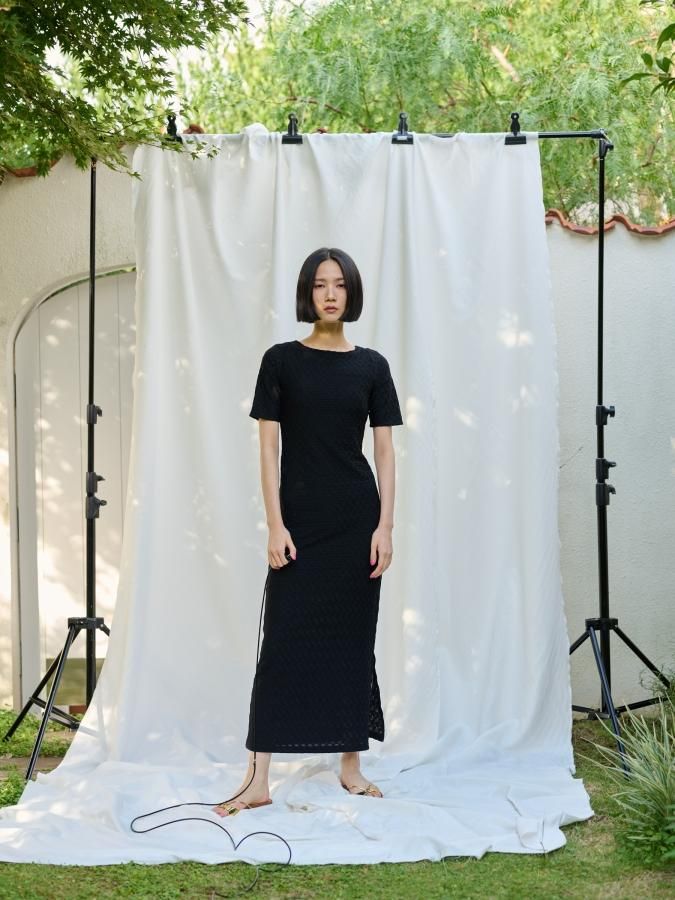 Back Open Fit Dress - ROSARYMOON OFFICIAL WEB STORE Back Open Fit Dress - ROSARYMOON OFFICIAL WEB STORE