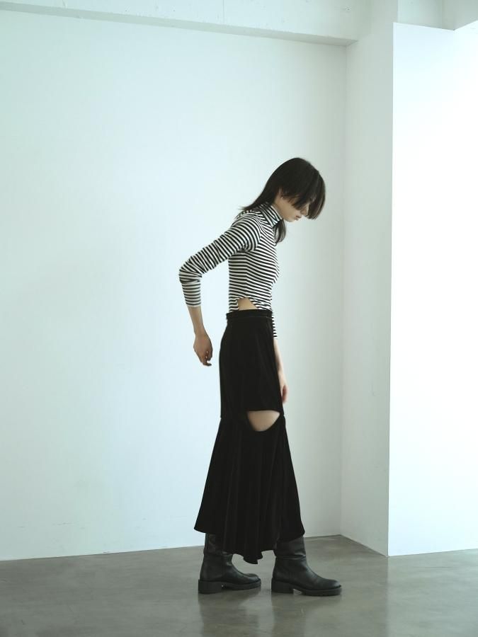 Velour Side Open Skirt - ROSARYMOON OFFICIAL WEB STORE Velour Side Open Skirt - ROSARYMOON OFFICIAL WEB STORE
