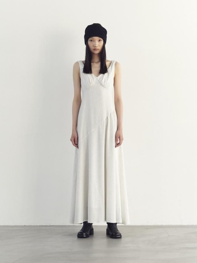 Dot Gathered Dress - ROSARYMOON OFFICIAL WEB STORE Dot Gathered Dress - ROSARYMOON OFFICIAL WEB STORE
