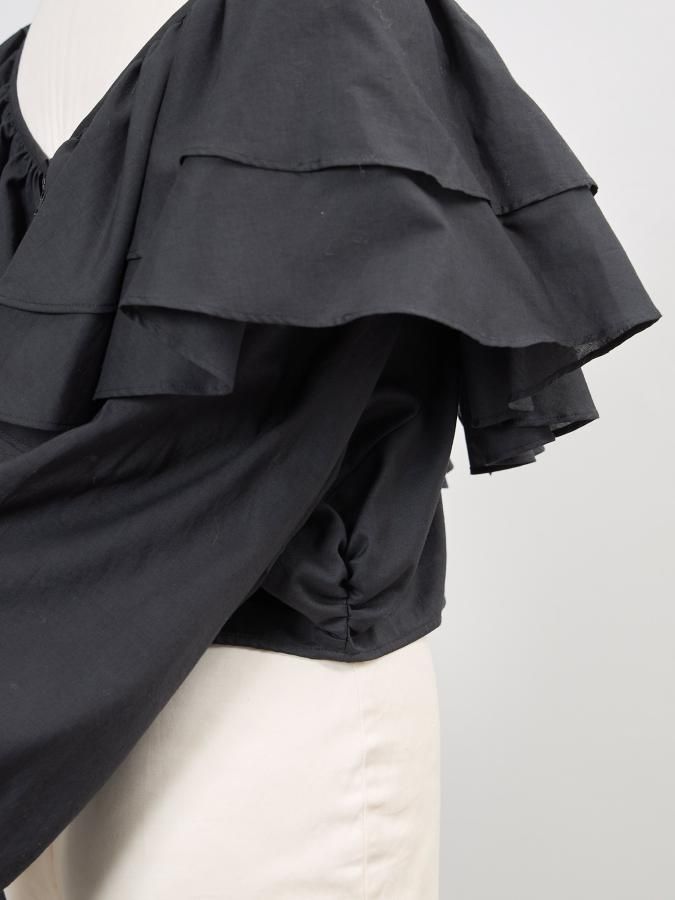 Frill Collar Short Blouse - ROSARYMOON OFFICIAL WEB STORE Frill Collar Short Blouse - ROSARYMOON OFFICIAL WEB STORE