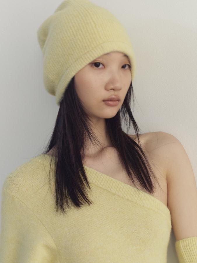 Bucktail Knit Beanie - ROSARYMOON OFFICIAL WEB STORE Bucktail Knit Beanie - ROSARYMOON OFFICIAL WEB STORE