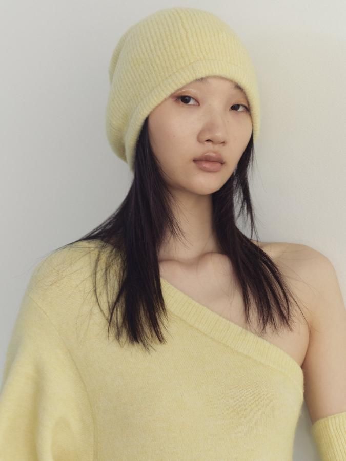 Bucktail Knit Beanie - ROSARYMOON OFFICIAL WEB STORE Bucktail Knit Beanie - ROSARYMOON OFFICIAL WEB STORE