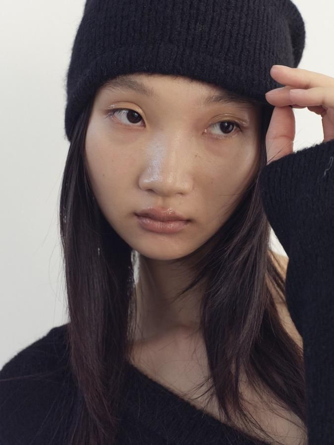 Bucktail Knit Beanie - ROSARYMOON OFFICIAL WEB STORE Bucktail Knit Beanie - ROSARYMOON OFFICIAL WEB STORE