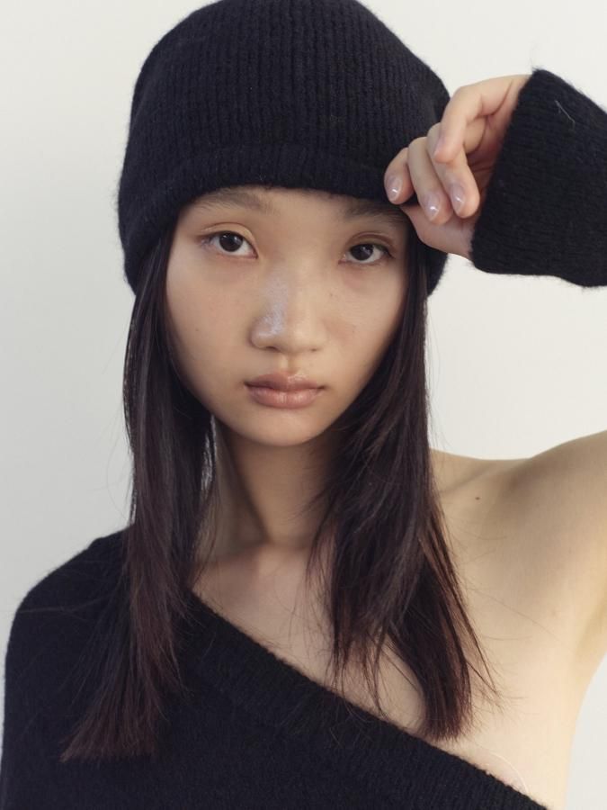 Bucktail Knit Beanie - ROSARYMOON OFFICIAL WEB STORE Bucktail Knit Beanie - ROSARYMOON OFFICIAL WEB STORE