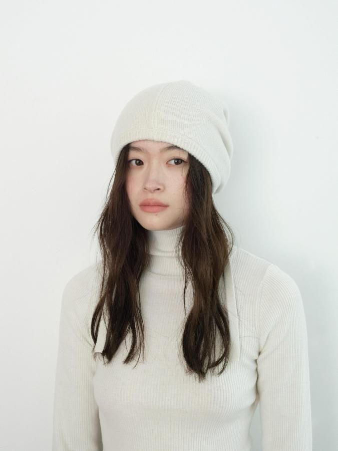 Backtail Knit Beanie - ROSARYMOON OFFICIAL WEB STORE