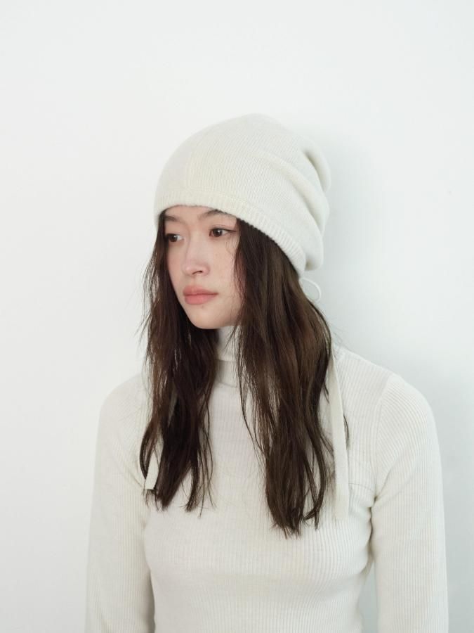 Backtail Knit Beanie - ROSARYMOON OFFICIAL WEB STORE
