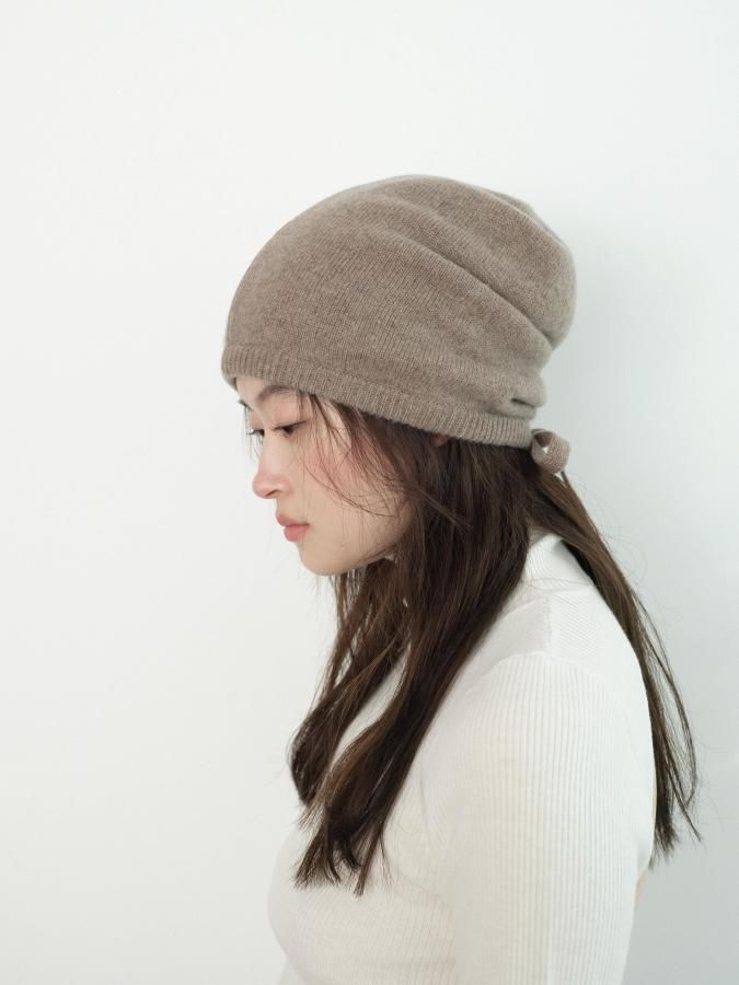 Backtail Knit Beanie - ROSARYMOON OFFICIAL WEB STORE