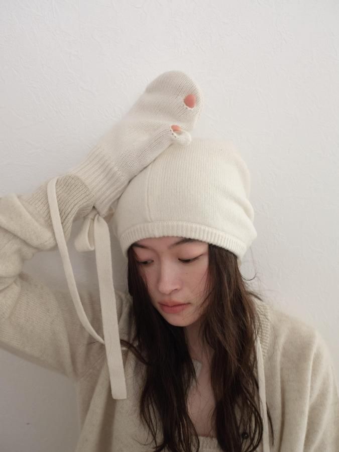 Backtail Knit Beanie - ROSARYMOON OFFICIAL WEB STORE