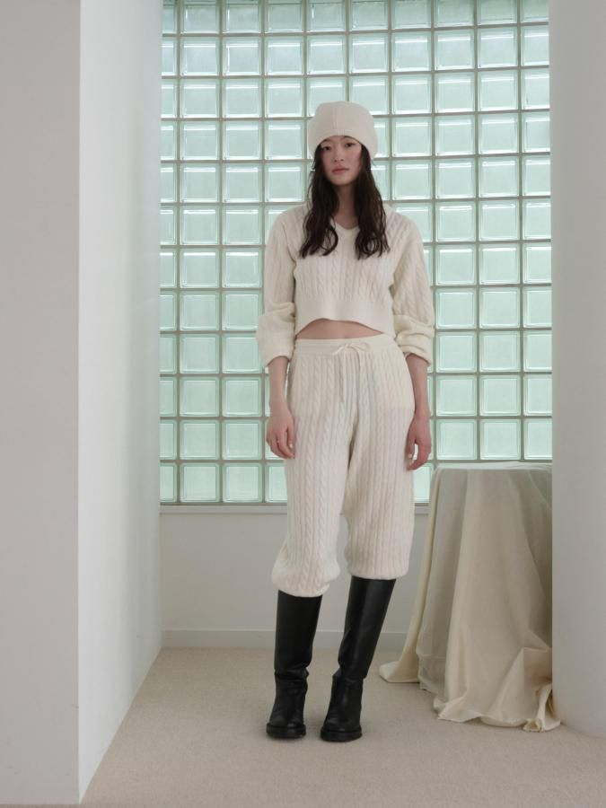 Backtail Knit Beanie - ROSARYMOON OFFICIAL WEB STORE