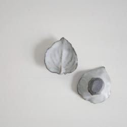 陶器｜高田志保 炭入り片口八寸皿｜hounoki