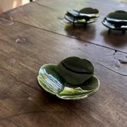 新品未使用 黒木泰等 高田志保 コラボ品 小皿 陶器｜高田志保 シュウメイギク葉皿・黒｜hounoki