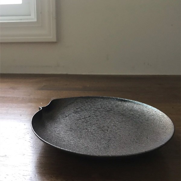 陶器|作家：高田志保|鉄釉片口五寸皿 |hounoki