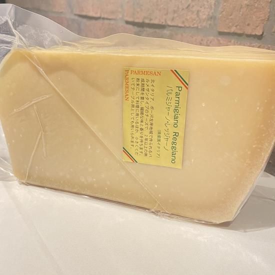 イタリア産 チーズ パルミジャーノ レッジャーノチーズ ブロック 約1kg ザネッティ社 Parmigiano Reggiano イタリア屋タニーチャ イタリア産 チーズ パルミジャーノ レッジャーノチーズ ブロック 約1kg ザネッティ社 Parmigiano Reggiano イタリア屋タニーチャ