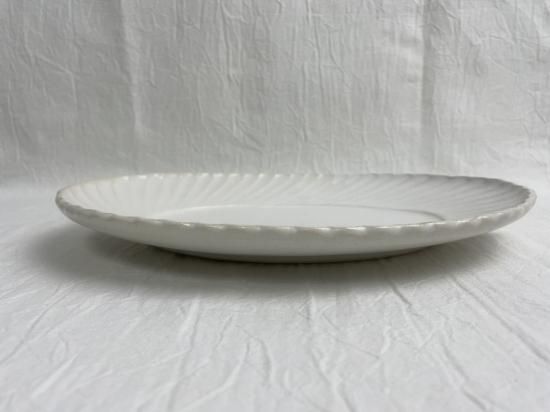 しのぎ丸みを帯びたオーバル皿・白 - tumugi