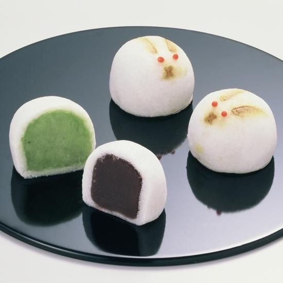 お月見の和菓子 月とうさぎ 金澤の味と心 越山甘清堂 お月見の和菓子 月とうさぎ 金澤の味と心 越山甘清堂
